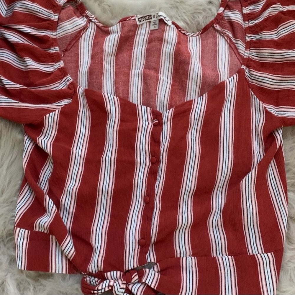 Gypsies & Moondust flutter sleeve top